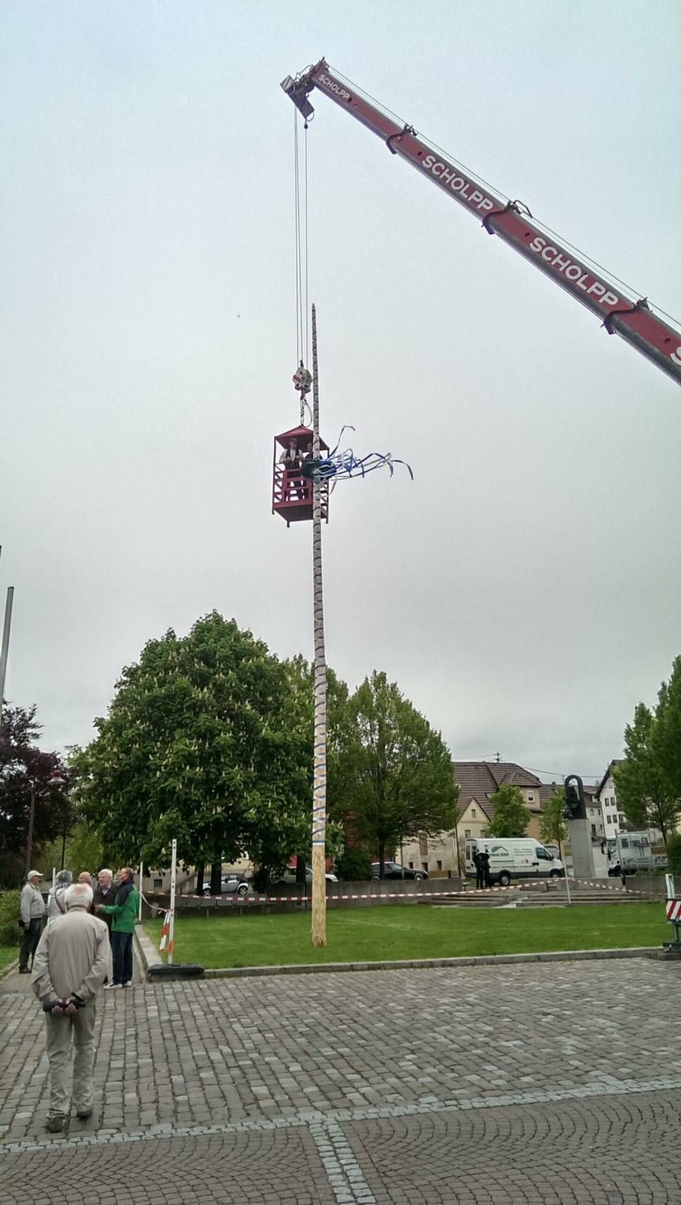Maibaum von Thomas Bier Zimmergeschäft