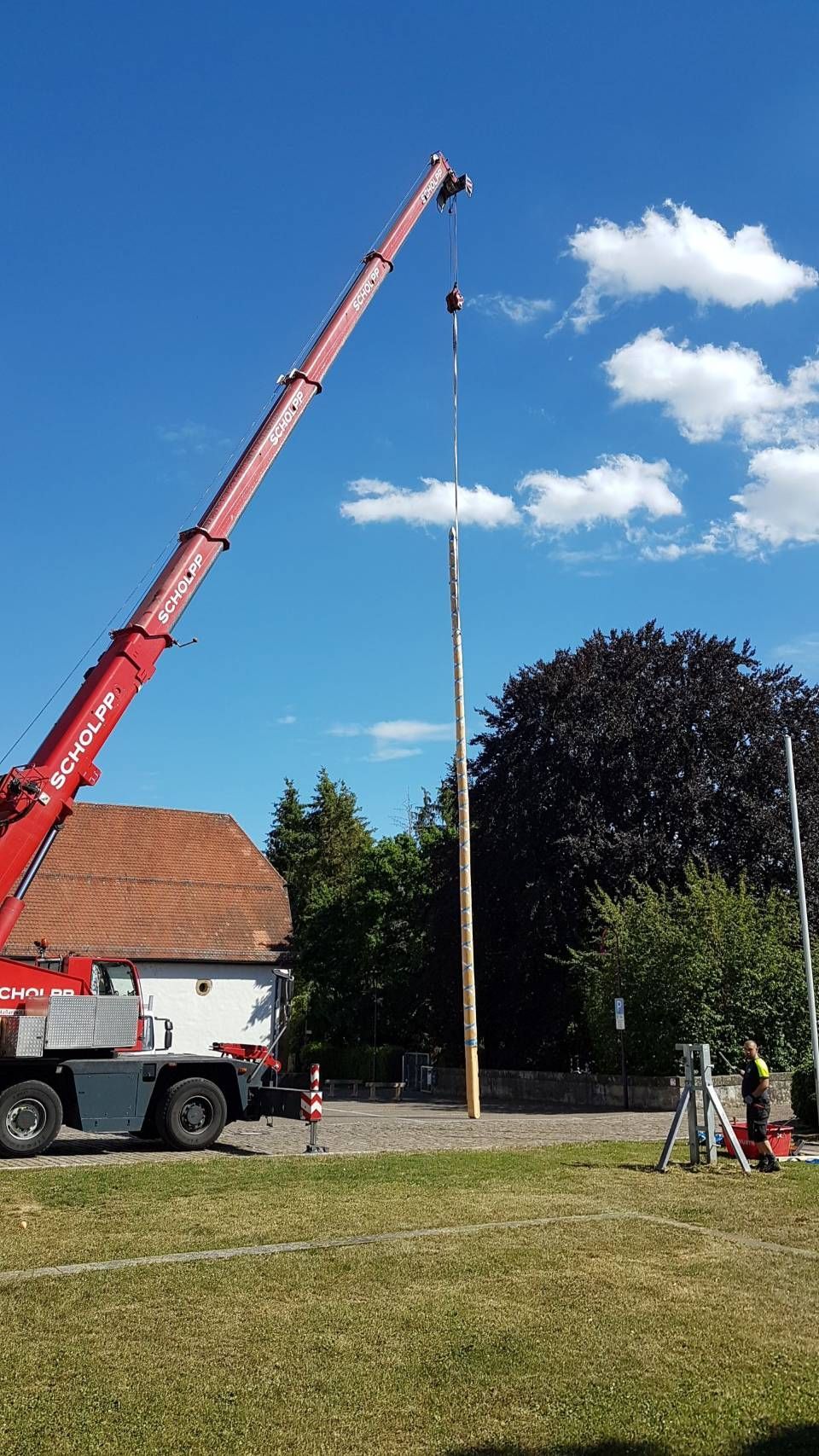 Maibaum von Thomas Bier Zimmergeschäft