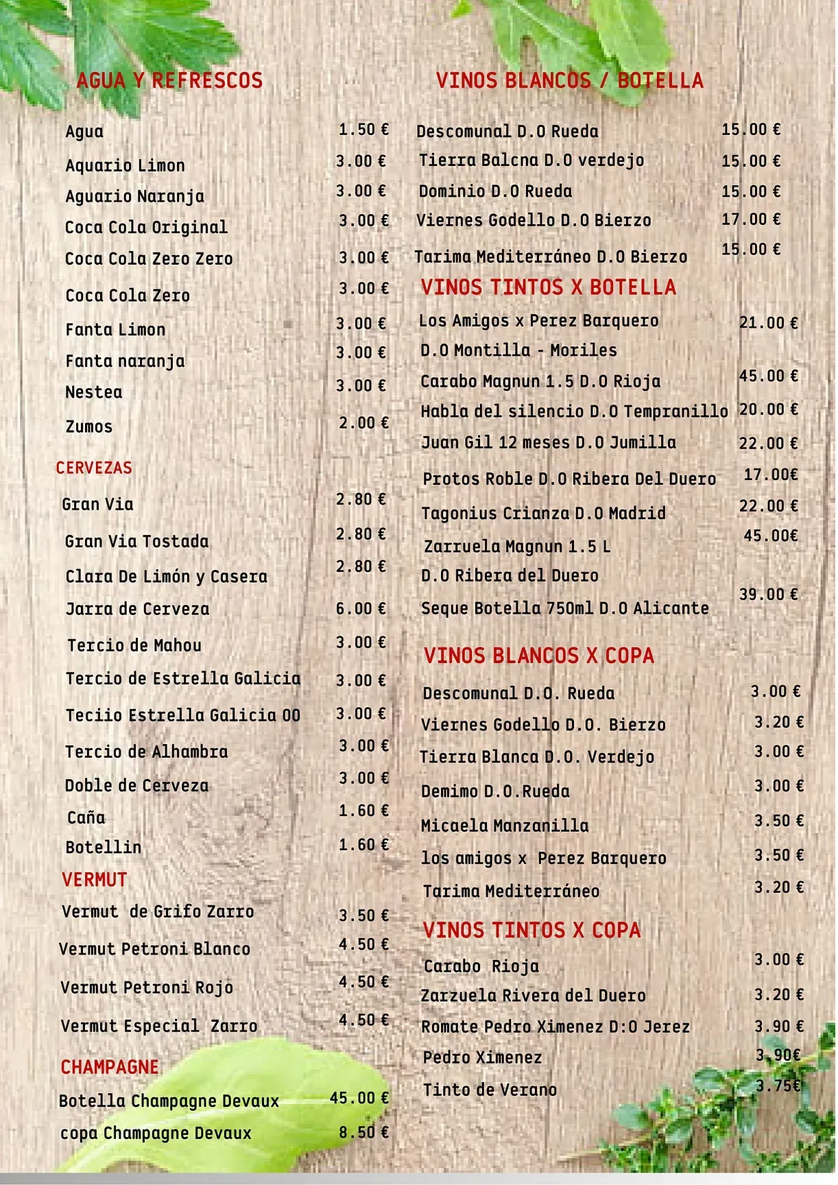 Un menú de un restaurante con una manzana verde encima.