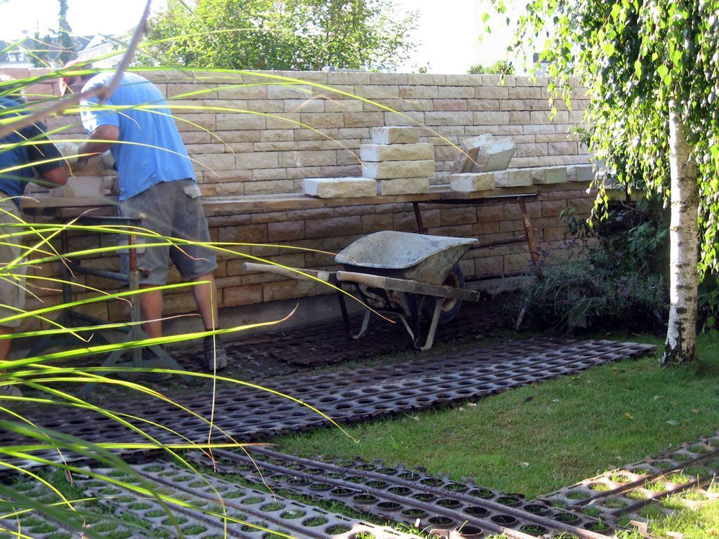 Sichtschutzmaueraus Naturstein - Paul Gschwind AG in Therwil