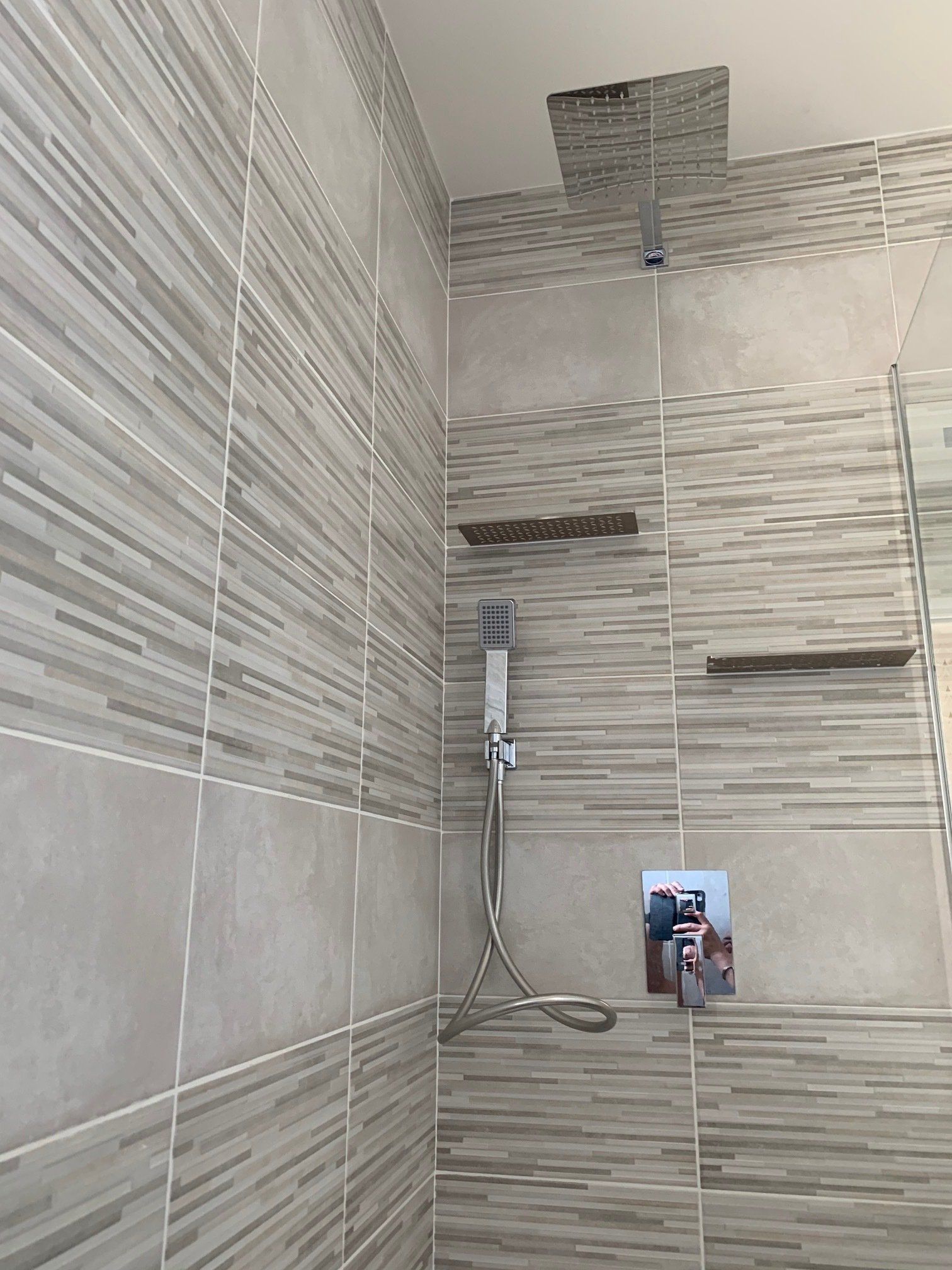 Intérieur d'une douche à l'italienne