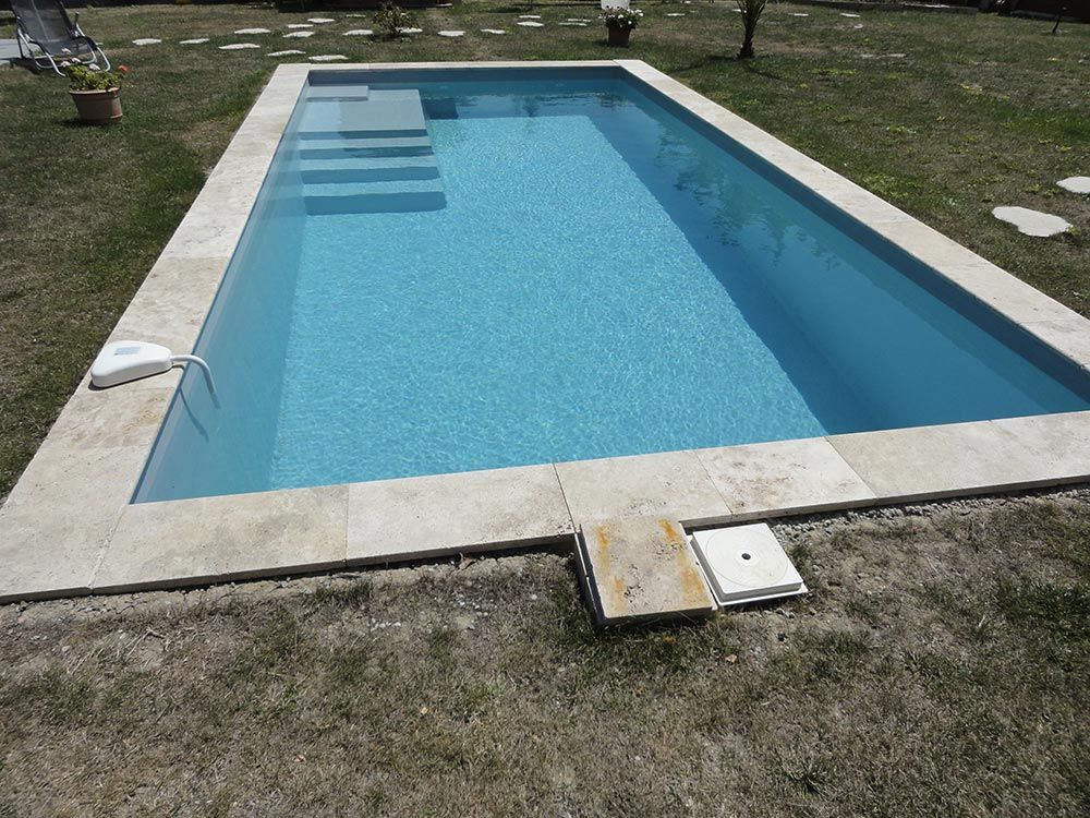 Piscine modèle CALLELONGUE