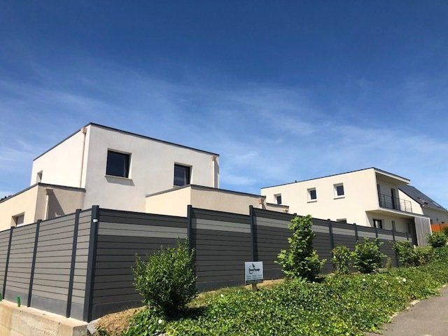 Clôture en composite