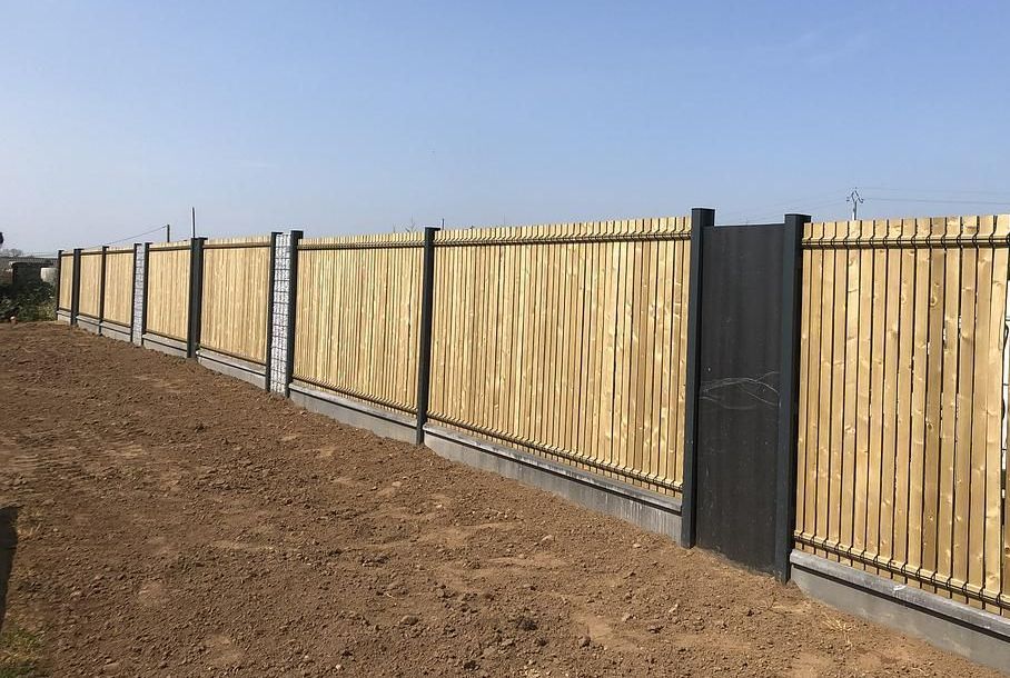 Clôture avec gabion et ardoise