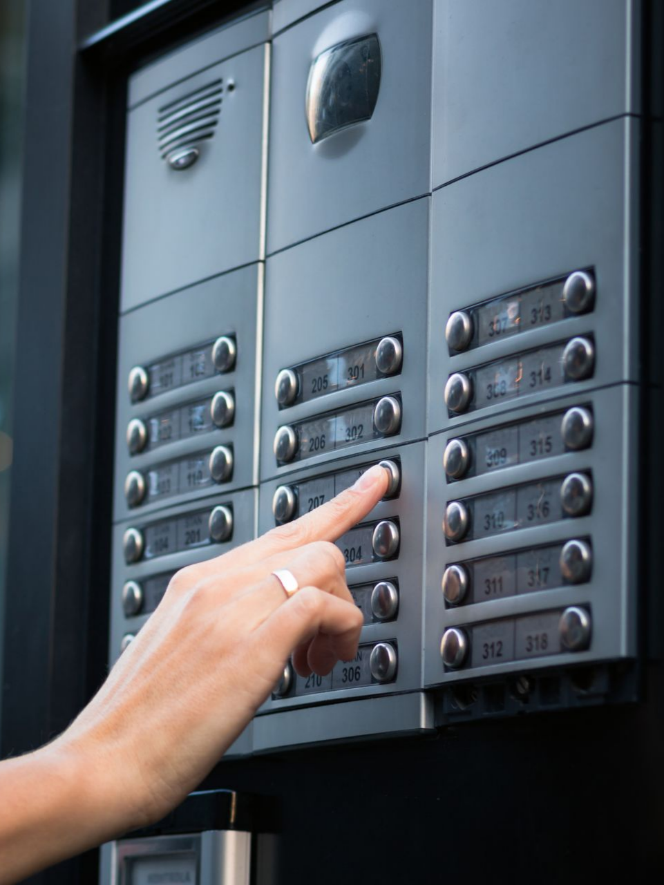 Appel grâce à l'interphone d'un immeuble