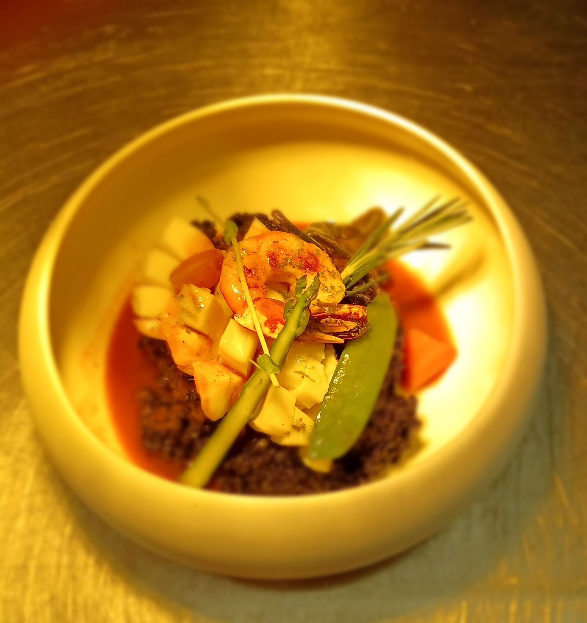 Plat avec une crevette