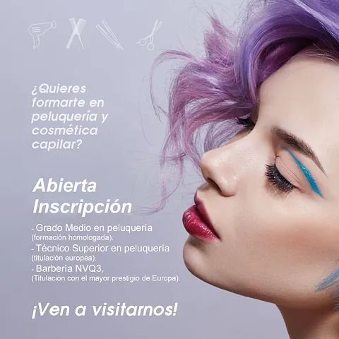 Un primer plano del rostro de una mujer con cabello morado.