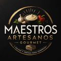 Logotipo de Maestros Artesanos Gourmet con ajo, cuenco de salsa y pimientos rojos sobre fondo negro.