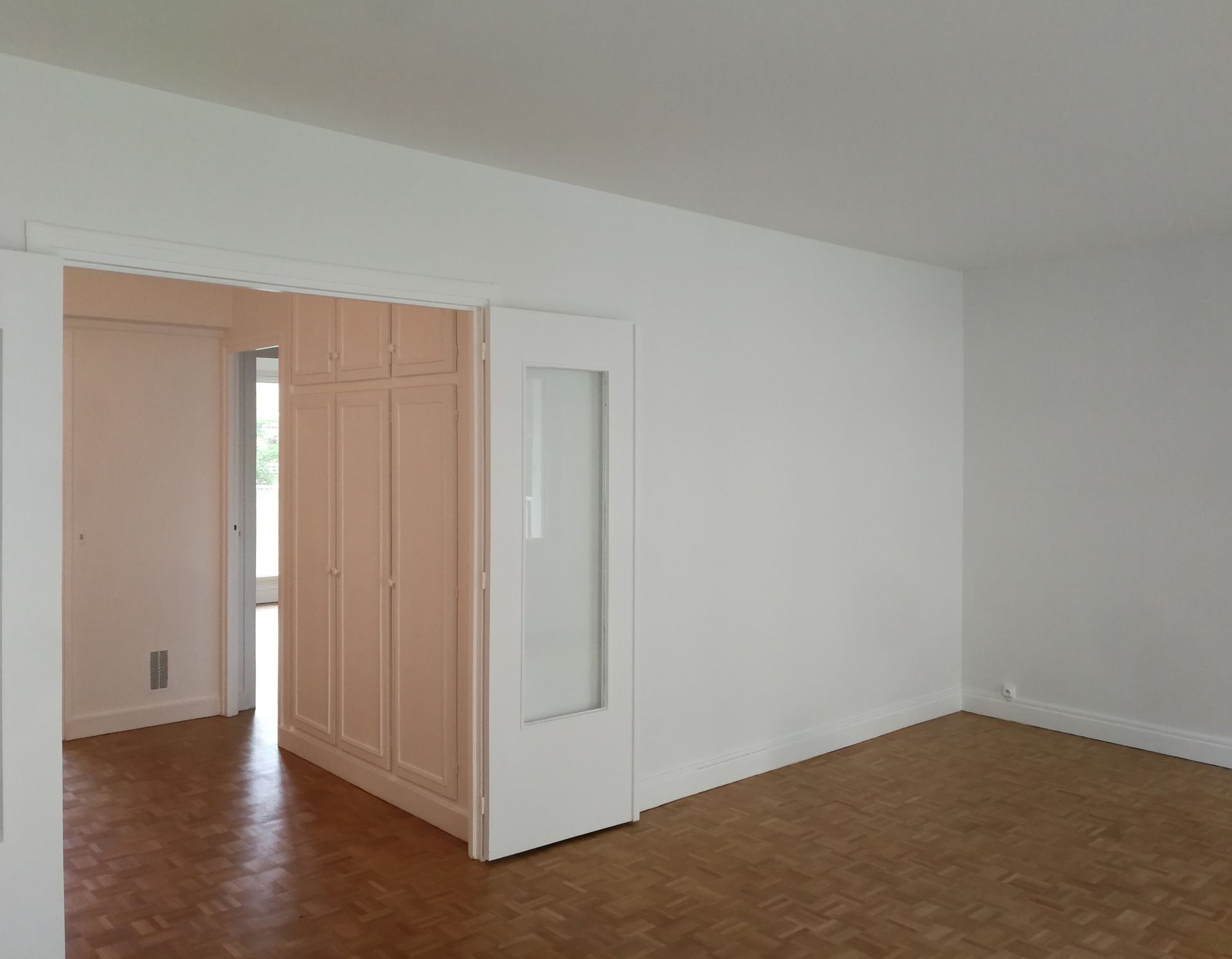 Peinture blanche d'une pièce