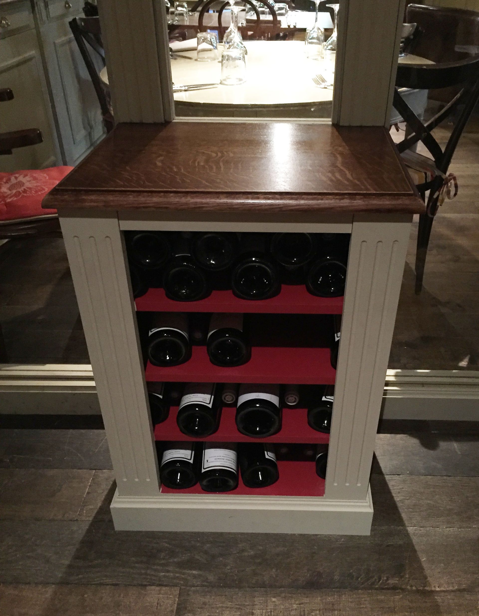 Réalisation sur mesure de meubles pour une cave à vin 3