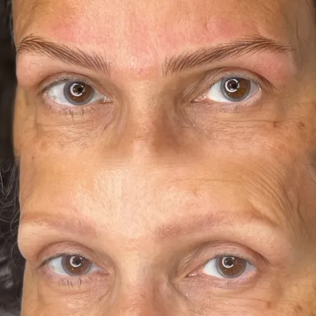 Dos fotos de ojos: arriba, cejas recién microblading; abajo, cejas microblading cicatrizadas. Ojos marrones, envejecimiento cutáneo visible.