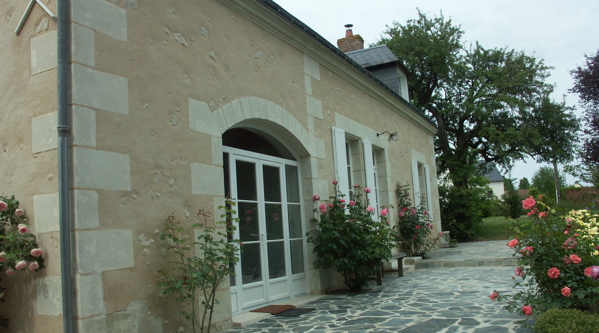 Rénovation d'une façade avec pierre