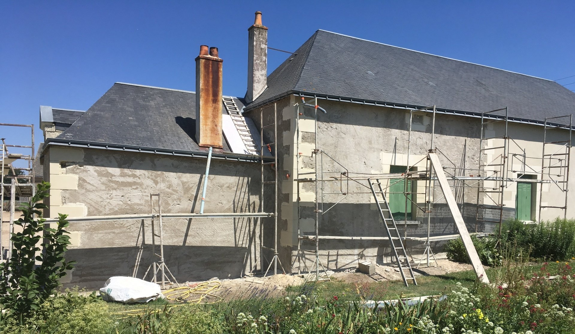 Rénovation maison avec cheminée avant