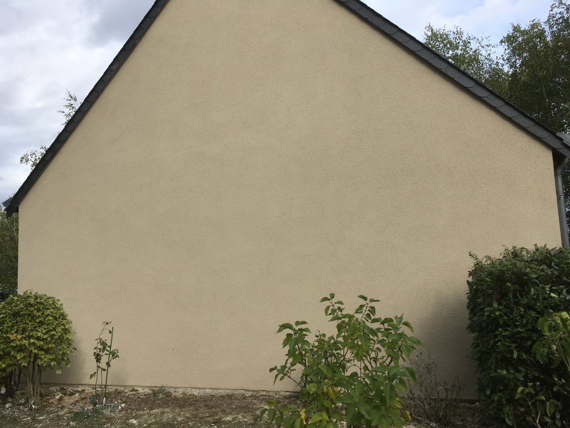 Pose d'un enduit de façade