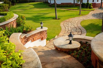 Jardin avec de l'éclairage exterieur à Biganos