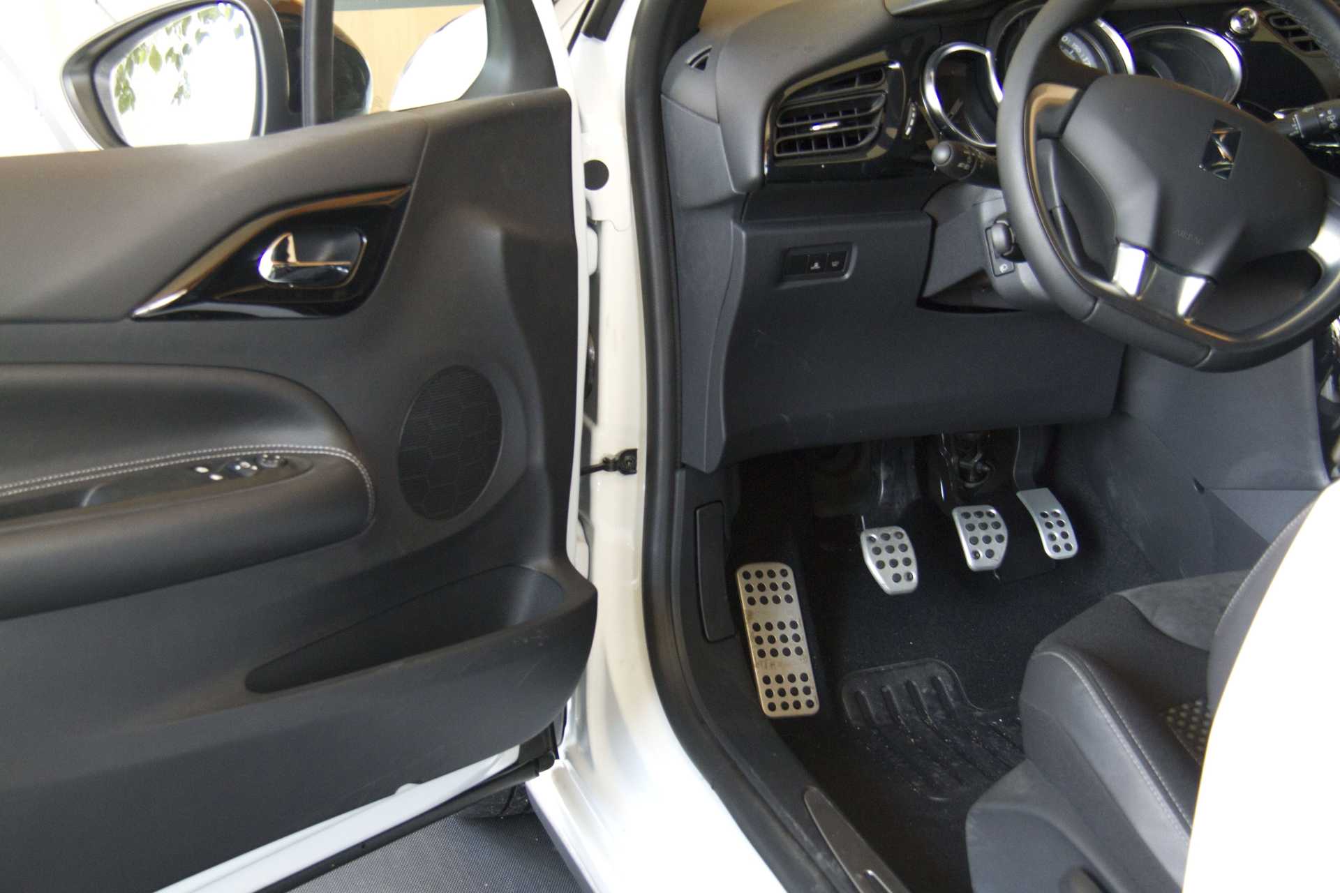 Véhicule vue intérieure