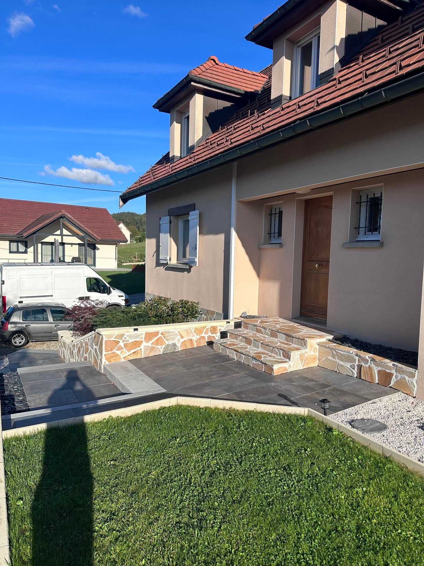 Pas de porte en carrelage