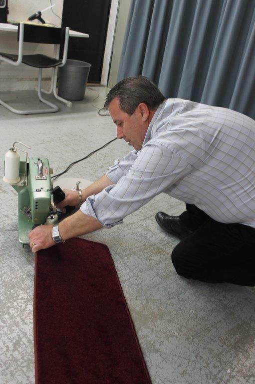 Chef bei der Arbeit - Carpetlands GmbH - Spreitenbach