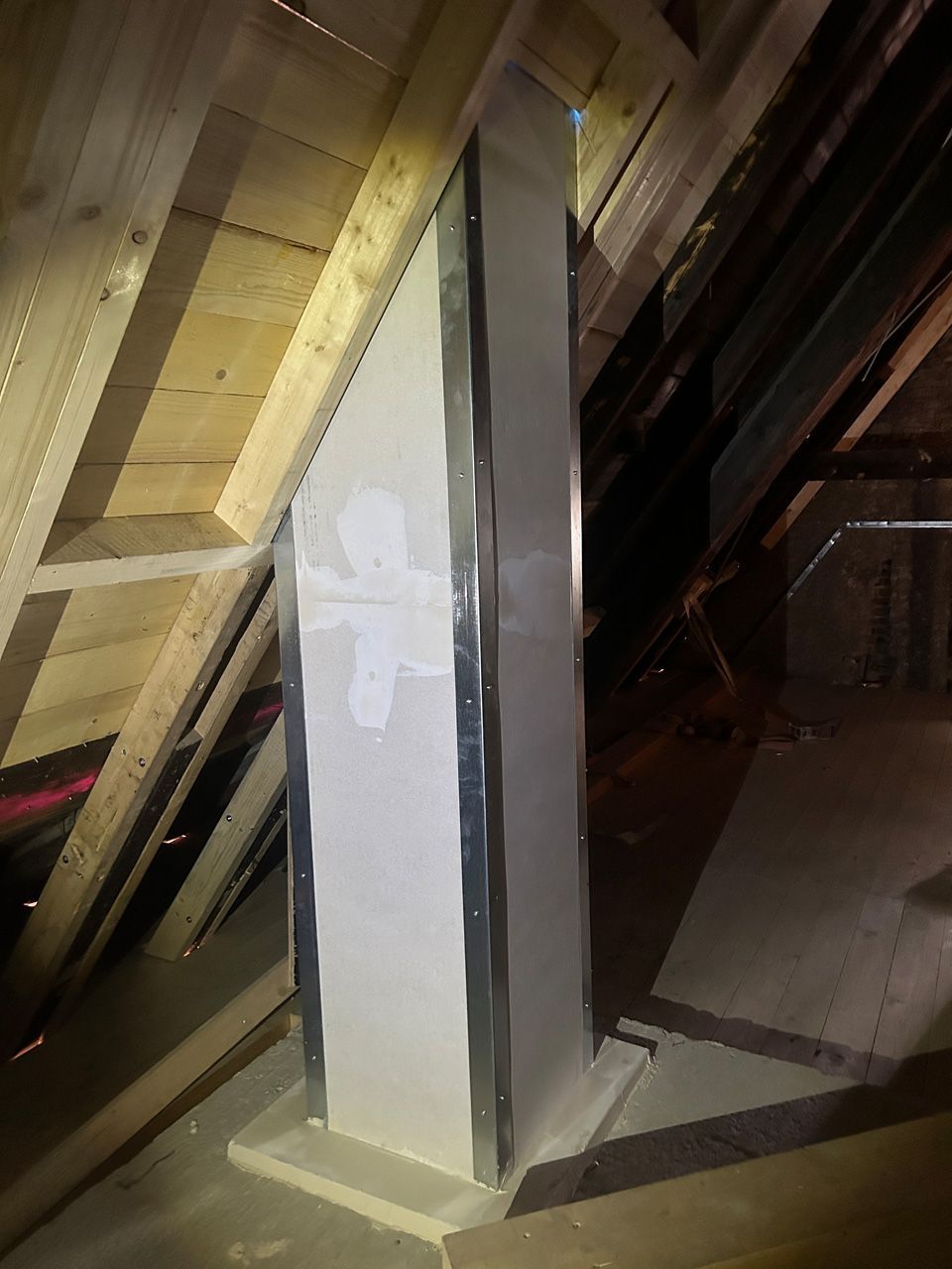 Aufzugs- und Schachtentrauchung