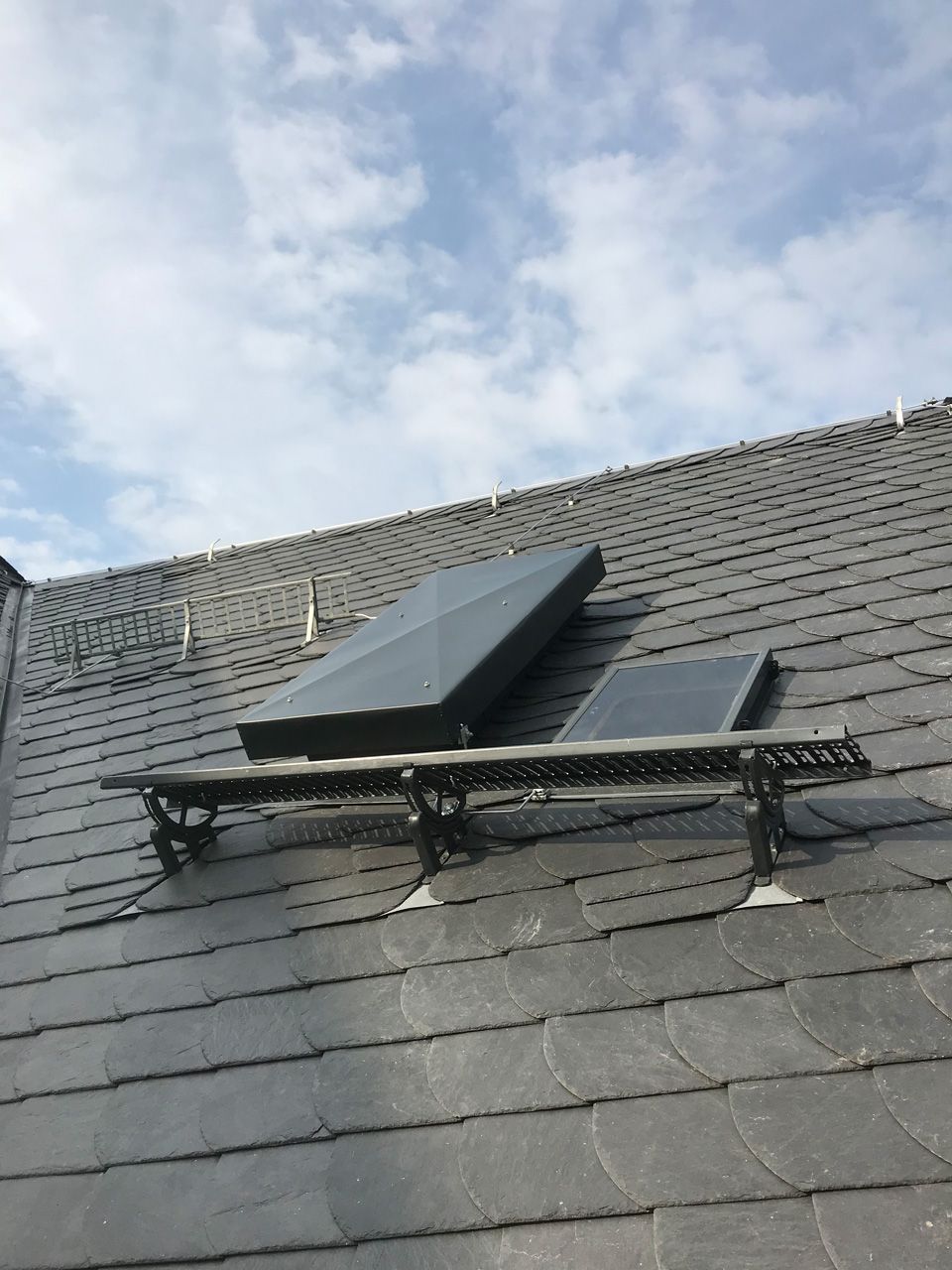 Aufzugs- und Schachtentrauchung