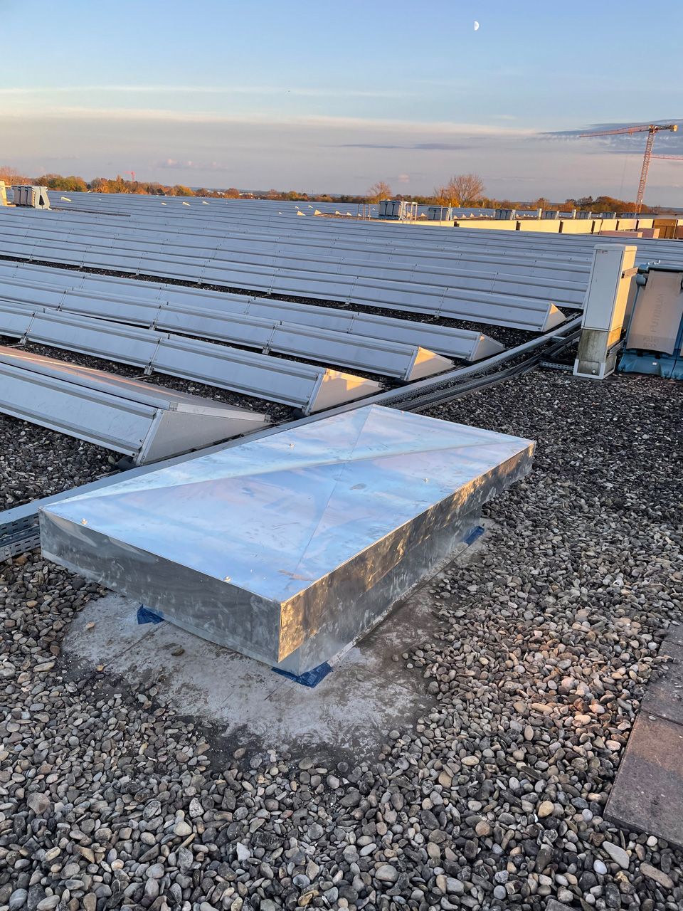 Aufzugs- und Schachtentrauchung