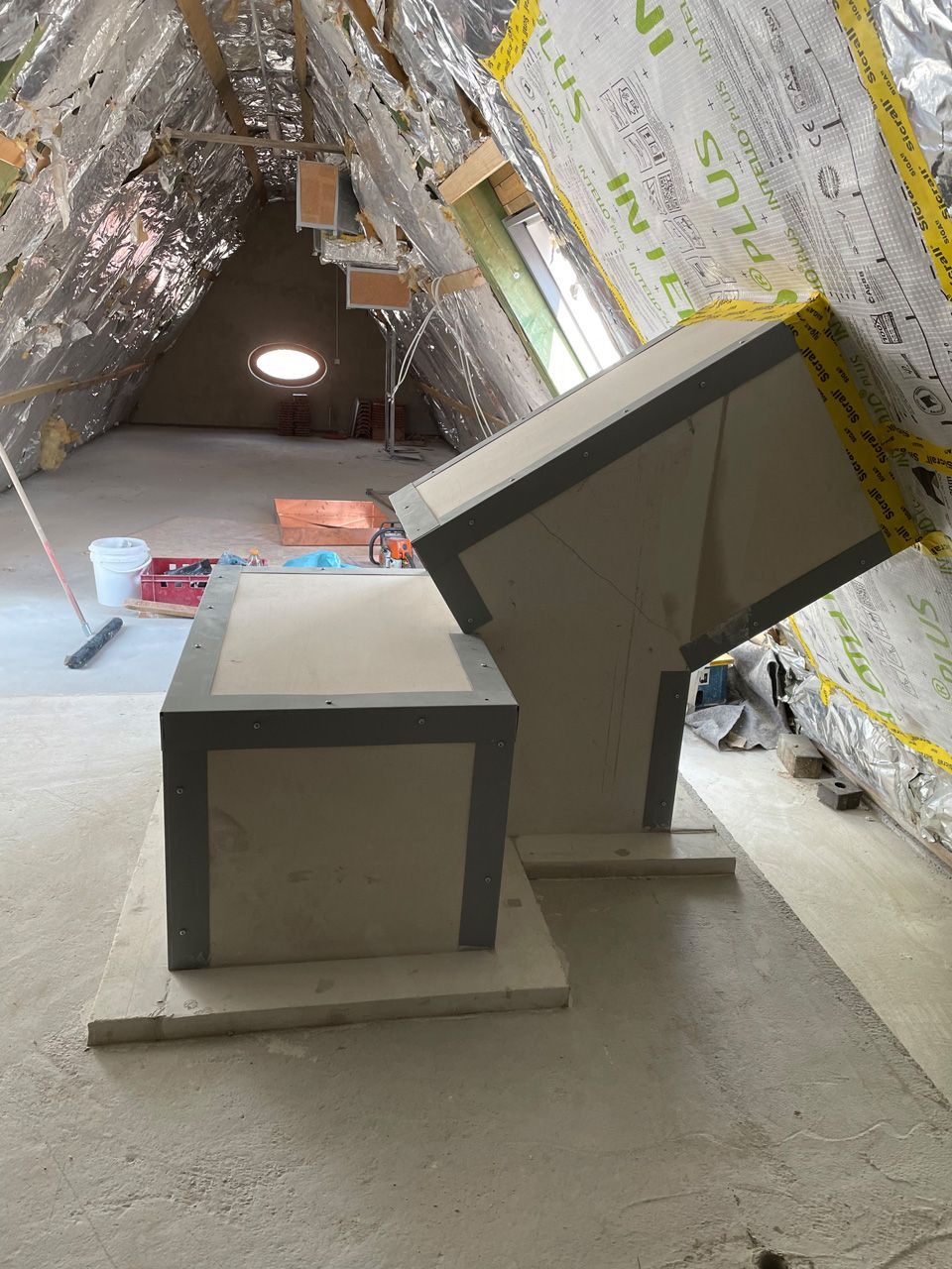 Aufzugs- und Schachtentrauchung