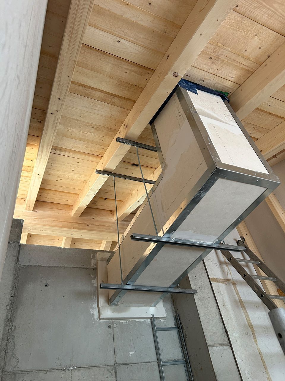 Aufzugs- und Schachtentrauchung