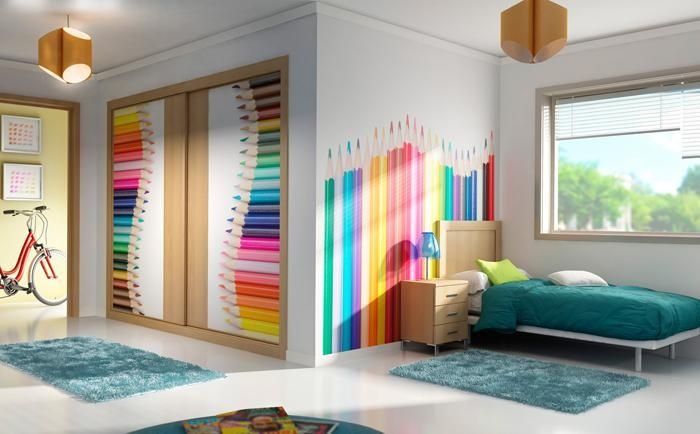 Un dormitorio con una cama y una bicicleta en la pared.