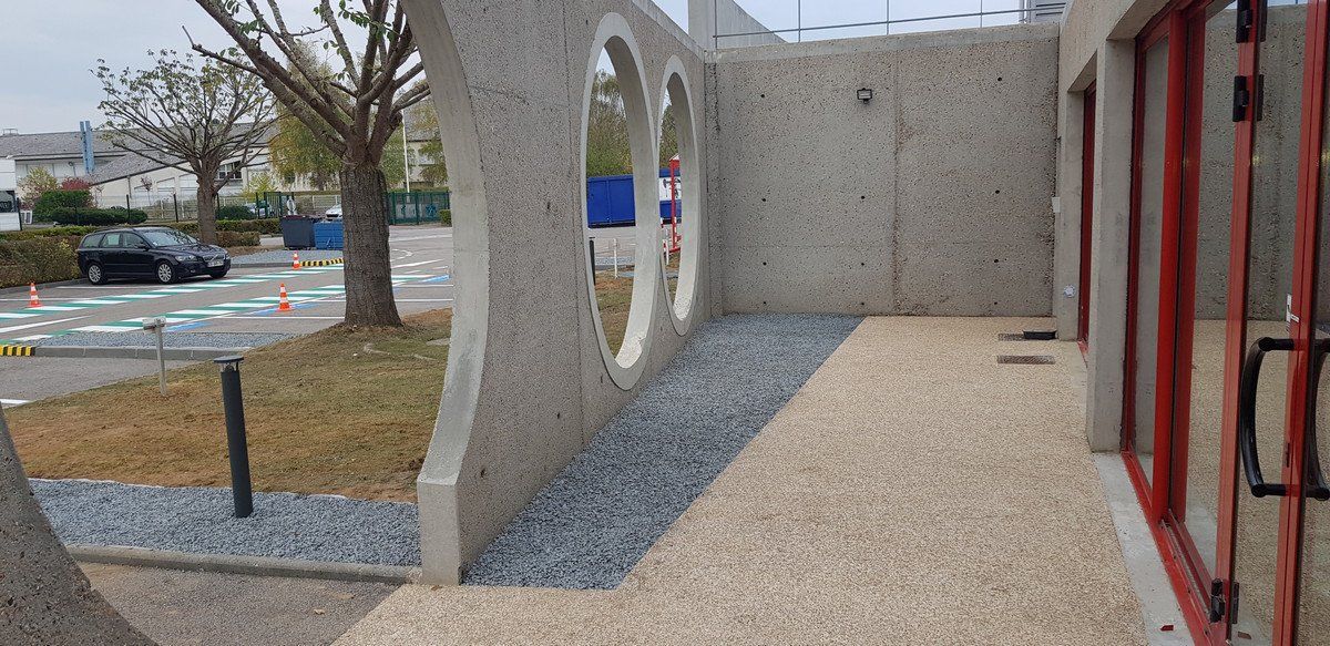 pose de béton désactivé