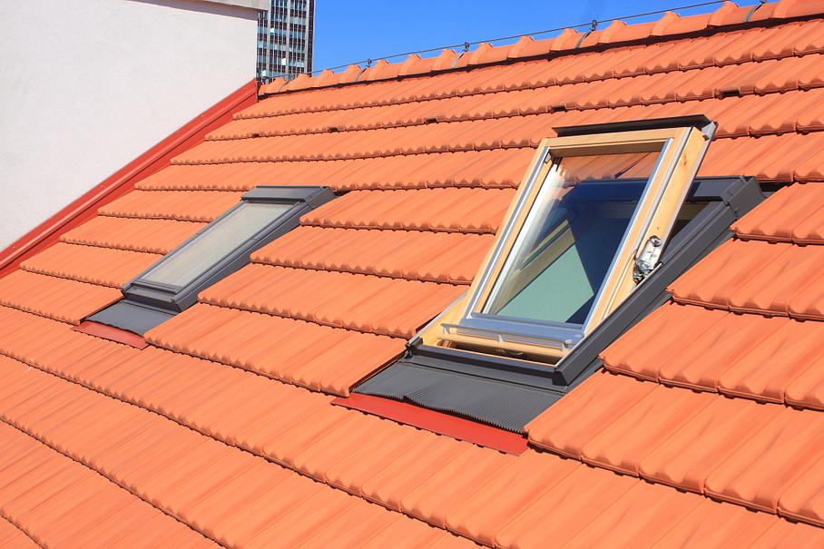Toiture avec fenêtre de toit