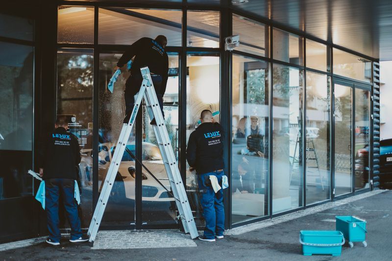 LESUX GmbH Fensterreinigung
