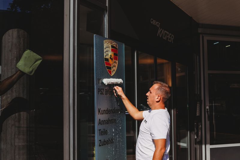 LESUX GmbH Glasreinigung