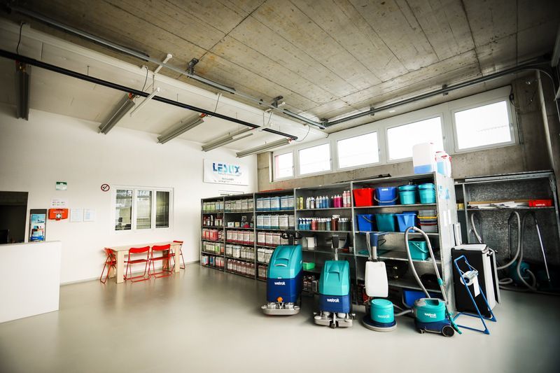 LESUX GmbH Reinigungsgeräte Reinigungsmittel