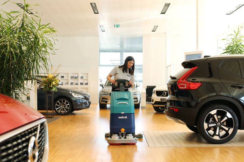 LESUX GmbH Autohausreinigung