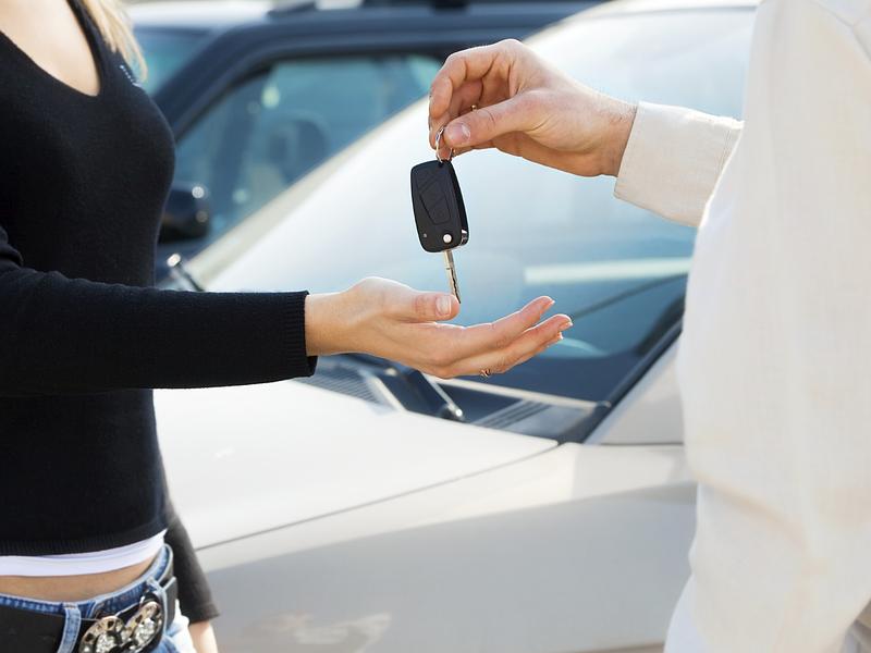 Vente de voiture : remise des clefs