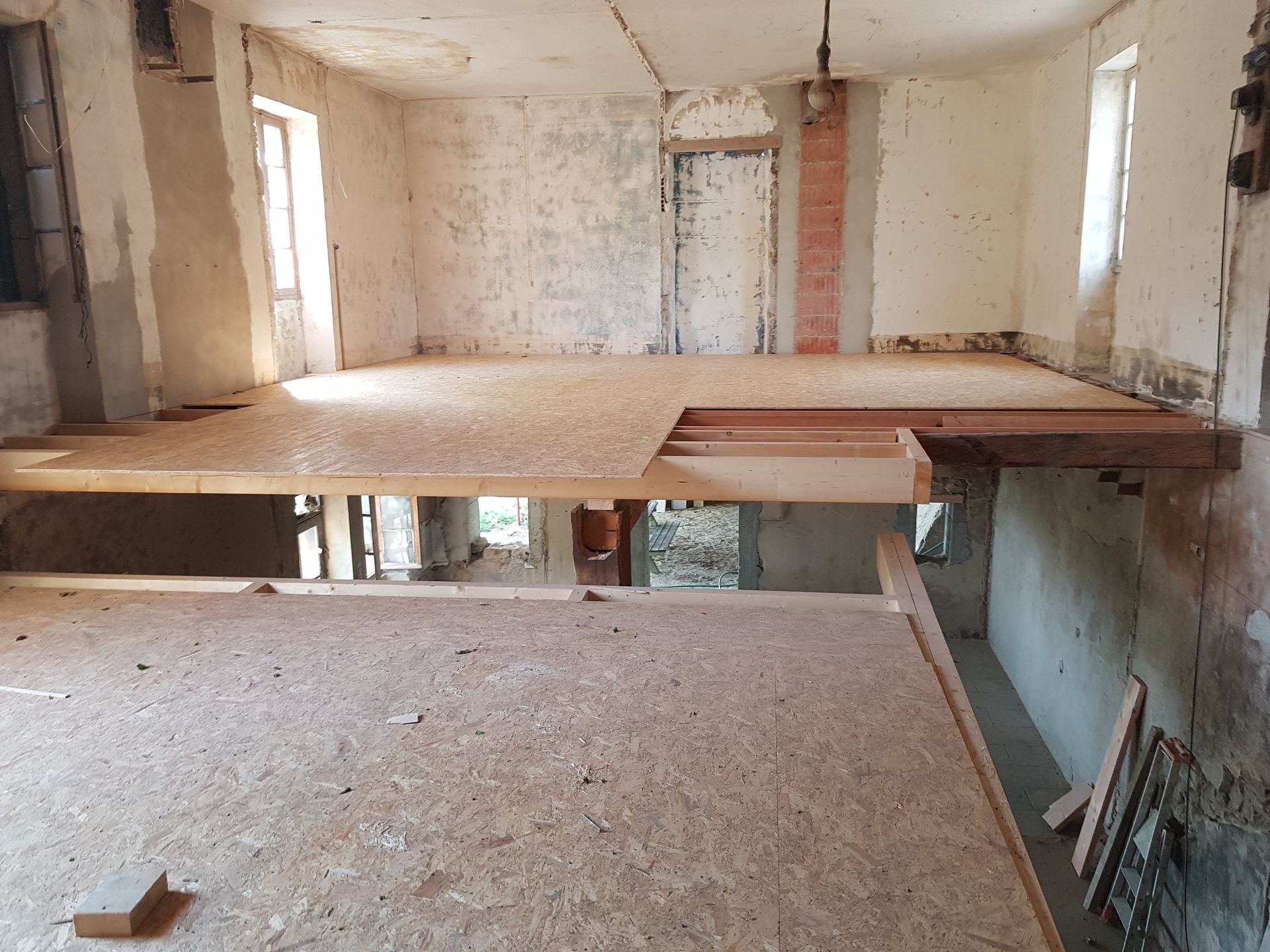 Pose du plancher en bois