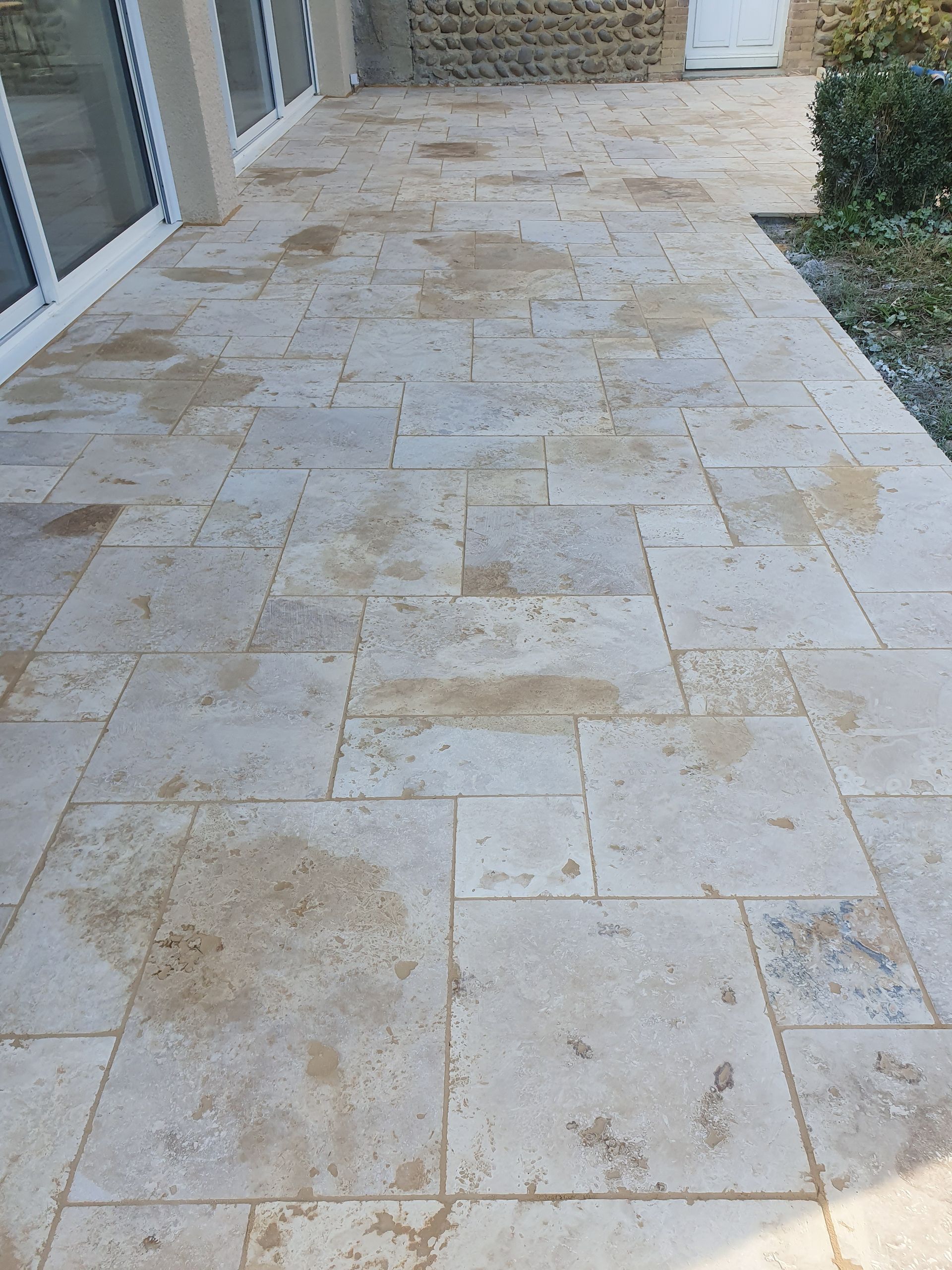 Carrelage en travertin