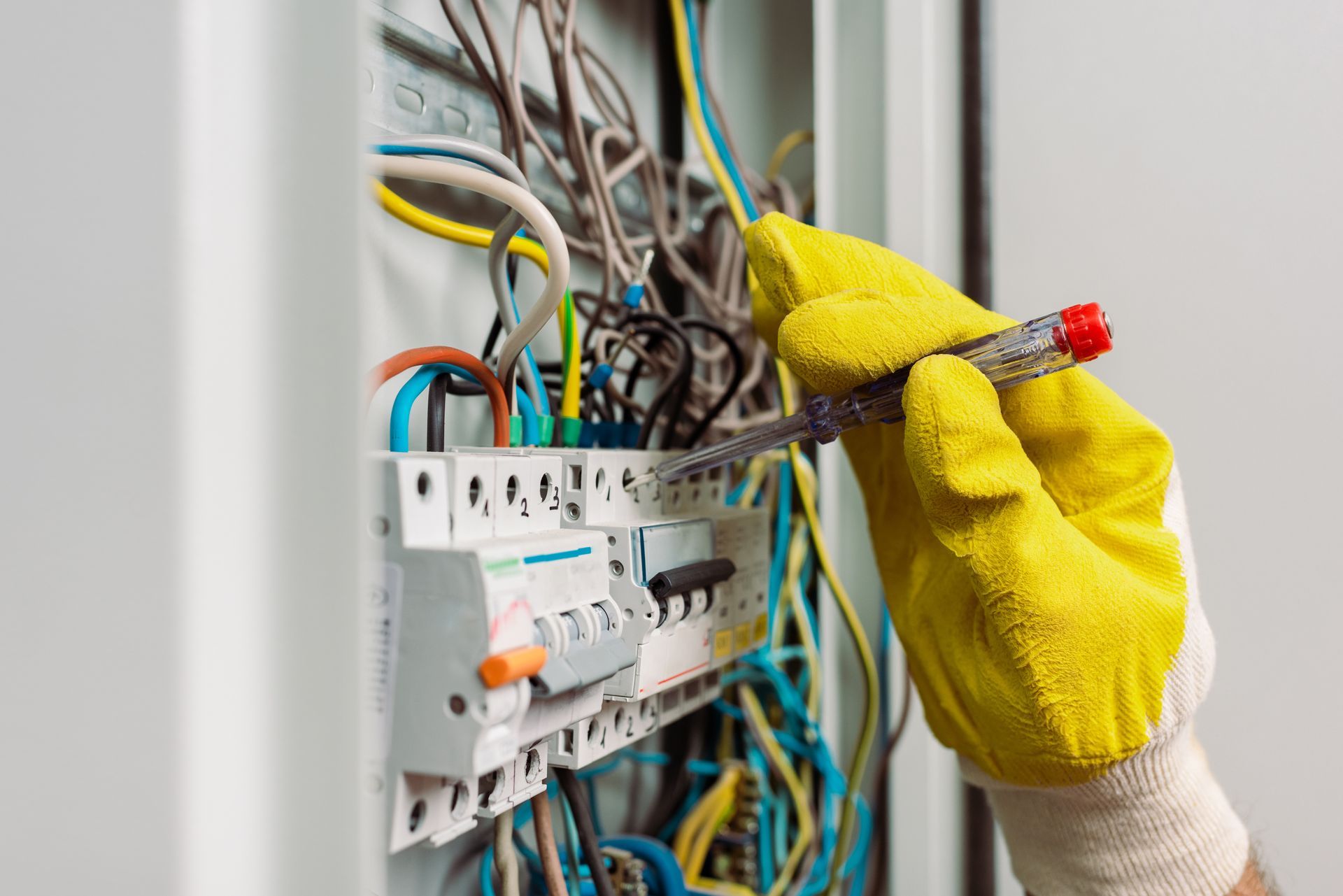 Compteur électrique avec câbles