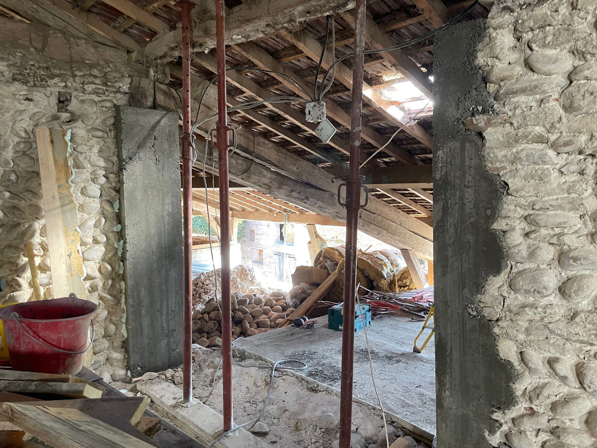 Ouverture de mur porteur, poutrelles en métal