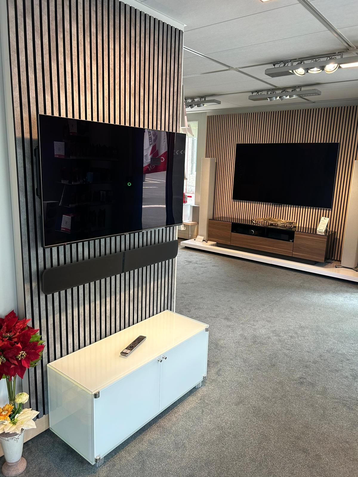 Loewe Reference - felix martin Lachen