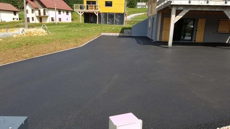 Cour de maison (enrobés)