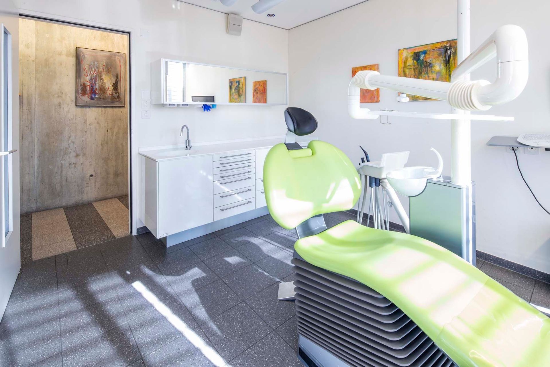 Zahnarztpraxis - Zahnarztpraxis Dr. Eitel-Kolesaric in Basel