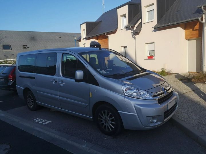Taxi gris 9 places