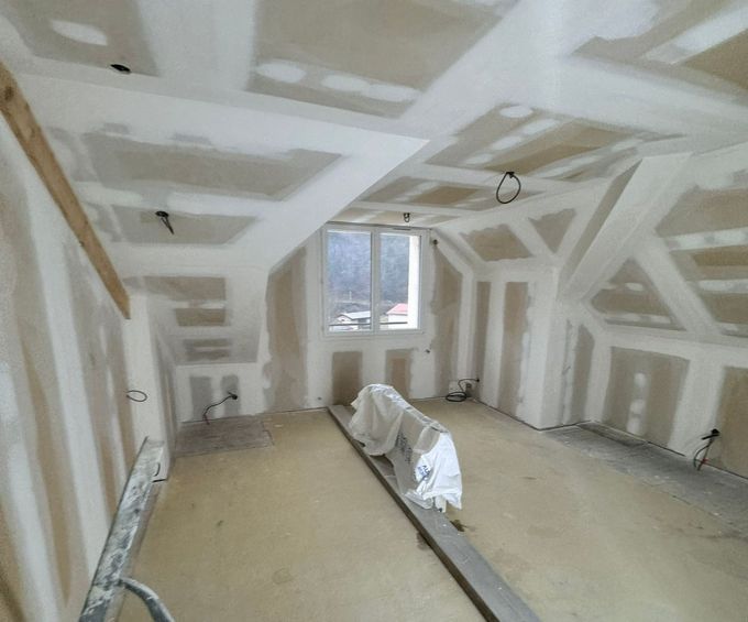 Des travaux de plâtrerie.