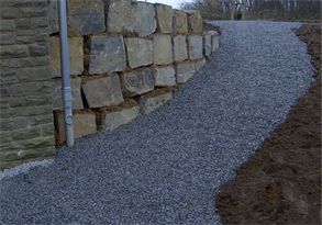 Tiefbau Lemm GmbH, Natursteinmauer aus Grauqackequadern