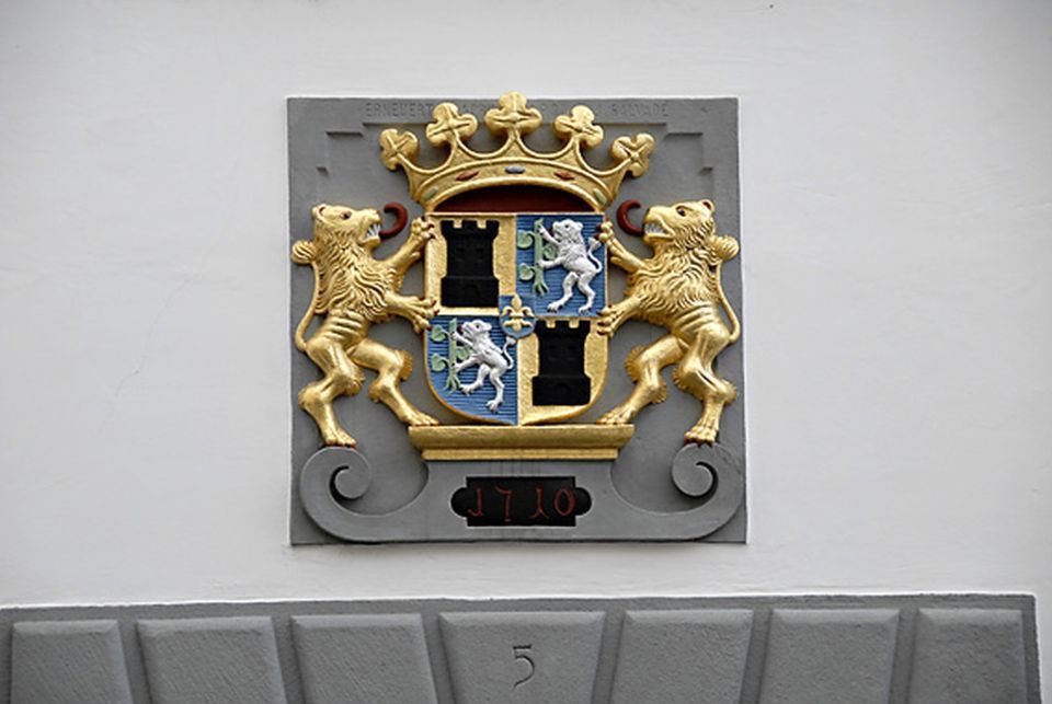 Emblem nach Renovation durch Malergeschäft Farbklaenge Bühlmann GmbH