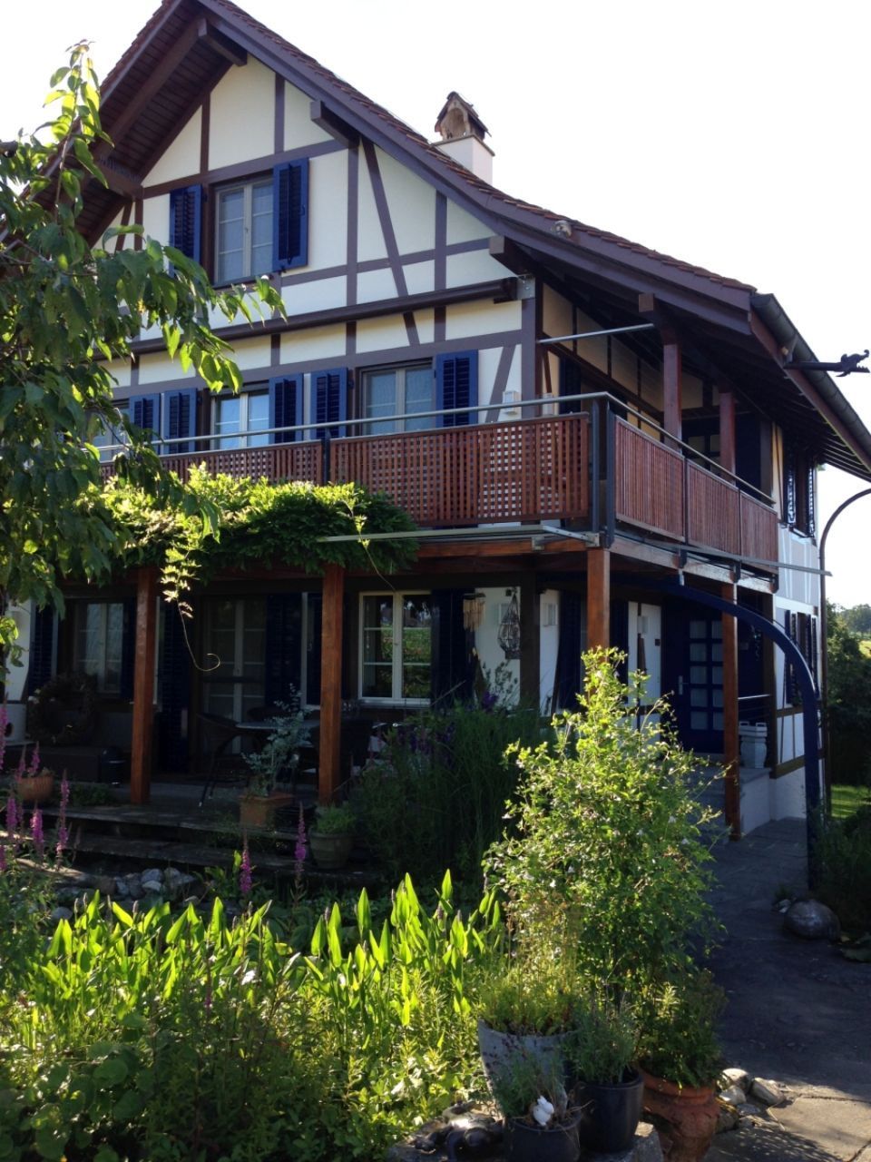 Fachwerkhaus nach Renovierung durch Malergeschäft Farbklaenge Bühlmann GmbH