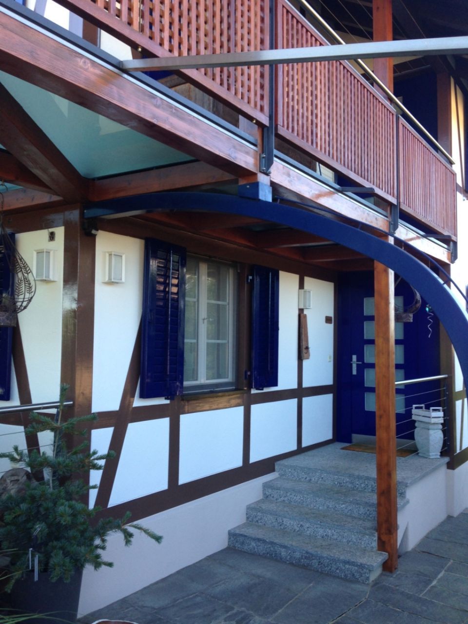 Fachwerkhaus nach Renovierung durch Malergeschäft Farbklaenge Bühlmann GmbH