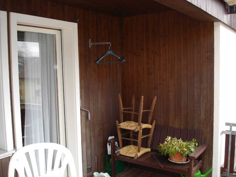 Fassade vor Renovation durch Malergeschäft Farbklaenge Bühlmann GmbH