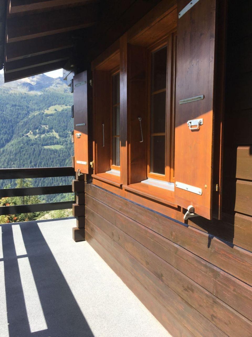 Haus nach Renovation durch Malergeschäft Farbklaenge Bühlmann GmbH